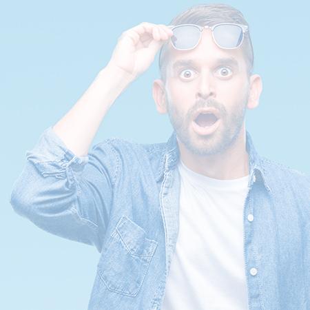 Begeisterndes Marketing - mit der FP Finanzpartner AG Überraschter junger Mann